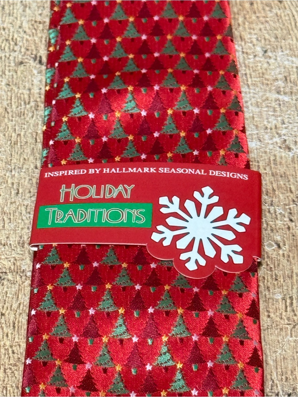 Hallmark Holiday Traditions Christmas Tree Tie Necktie NWT
Perfect tie for the h